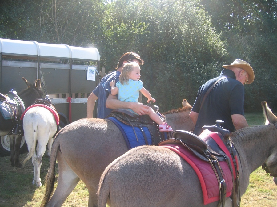 164 kiera woodham walter fate holly 26-08-2007 15-18-33 donkey ride